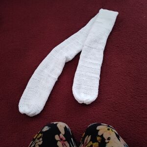 Elegant White Knit Scarf